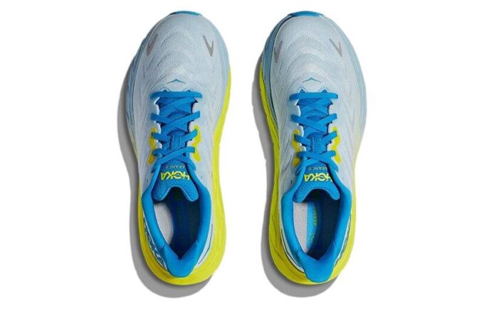 HOKA Arahi 6 ‘Agua Helada’