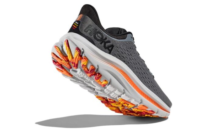 HOKA Kawana ‘Roca Lunar’